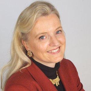 Dr. Elisabeth Scheuba