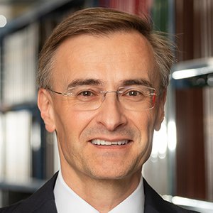 Univ.-Prof. MMag. Dr. Josef Schuch