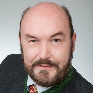 Dr. Paul Trippl
