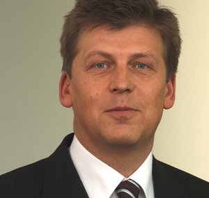 Dr. Roman Thunshirn