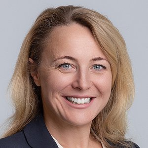 MMag. Dr. Eva Naux