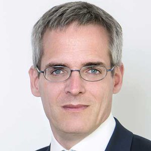 Dr. Nikolaus Arnold
