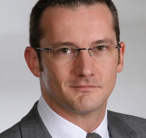 Dr. Andreas Boué