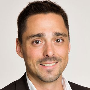 Dr. Alexander Brauneis