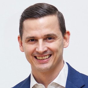 Dr. Christian Drapela