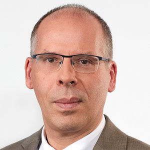 Dr. Thomas Neumann