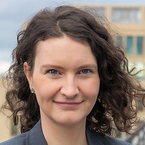Dr. Caroline Heber
