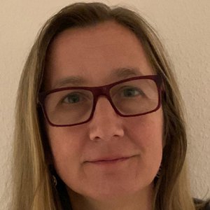 Dr. Anna Rossoll