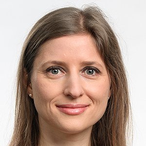 Dr. Elisabeth Höltschl, MSc (WU)