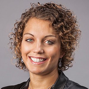 MMag. Dr. Anna Menheere