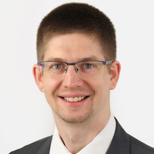 Dr. Dominik Erharter