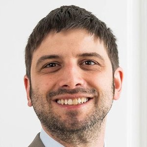 Dr. Ermano Geuer