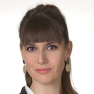 Dr. Bernadette Zelger