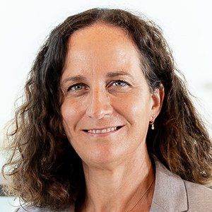 Dr. Kirstie Riedl, BA (hons), MBA